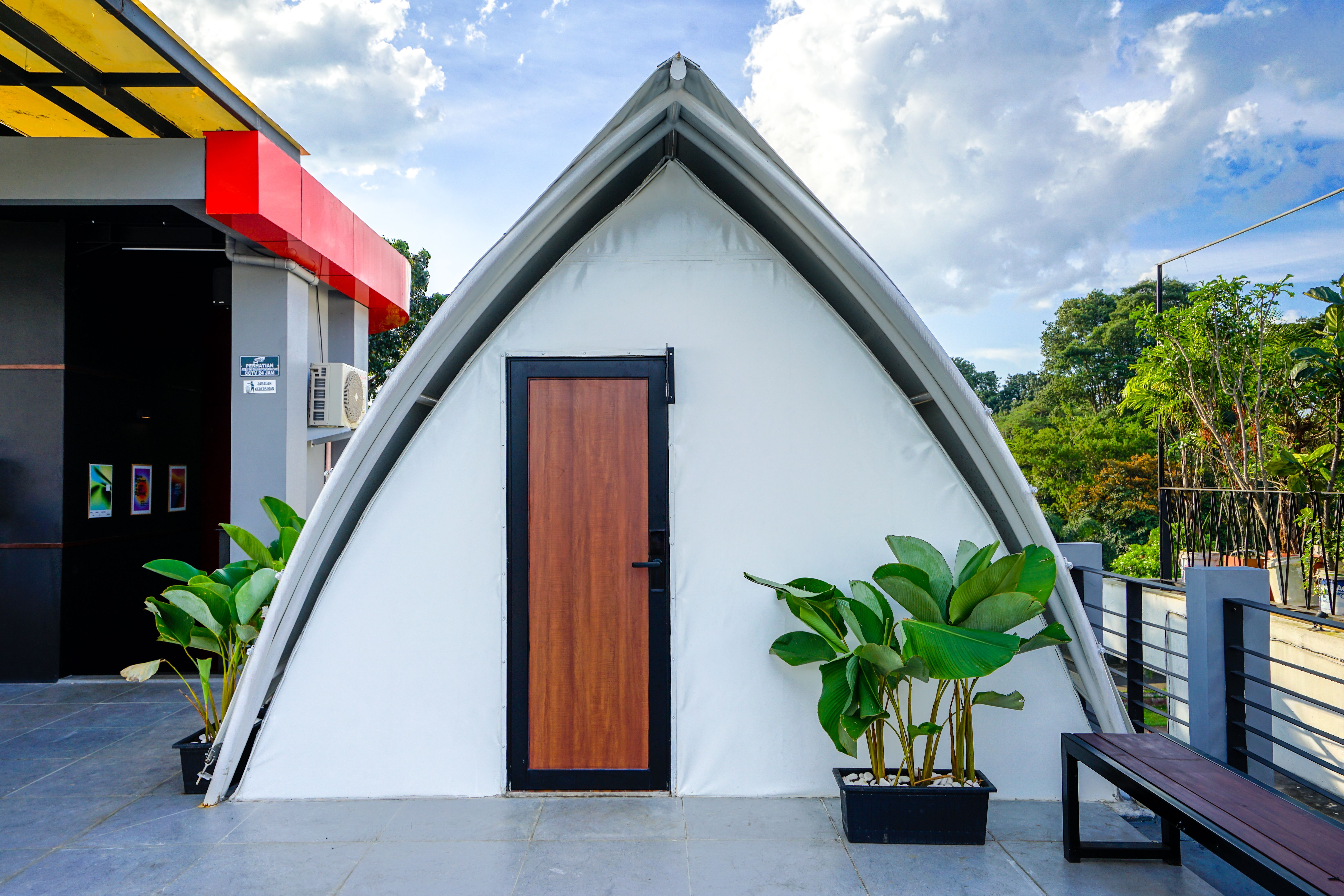 The Rooftop Glamping Ace